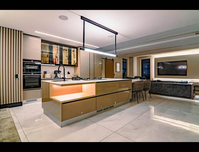 6 BEDROOM HOUSE FOR SALE IN COPPERLEAF ESTATE